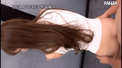 「中出しOK淫語と汗蒸しパンチラで女上司に誘惑されっぱなしのボク 明里つむぎ」のサムネイルgif画像