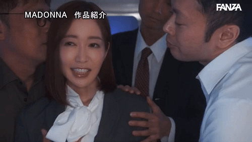 「AM 7:32発 人妻OLが痴●サークルの肉便器と化す輪●電車。 篠田ゆう」のサムネイルgif画像