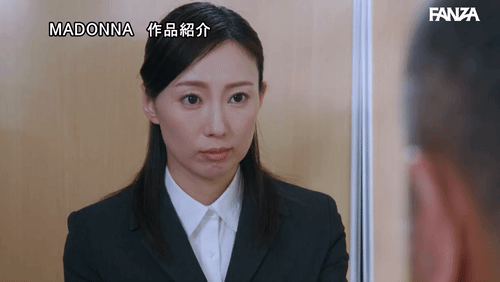 「人妻秘書、汗と接吻に満ちた社長室中出し性交 中出し解禁。大本命の人妻最高の秘書へ―。 小野りんか」のサムネイルgif画像