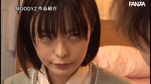 「はじめて彼女ができたので幼なじみとSEXや中出しの練習をする事にした 月乃ルナ」のサムネイルgif画像