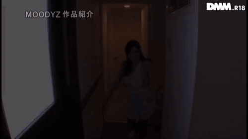 「パイズリ大好き奥さんと毎日絶倫挟射Jカップで痴女られ朝から晩まで20射精 JULIA」のサムネイルgif画像