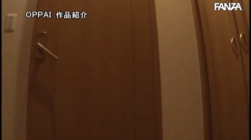 「彼女のお母さんは巨乳と中出しOKで僕を誘惑 森ほたる」のサムネイルgif画像