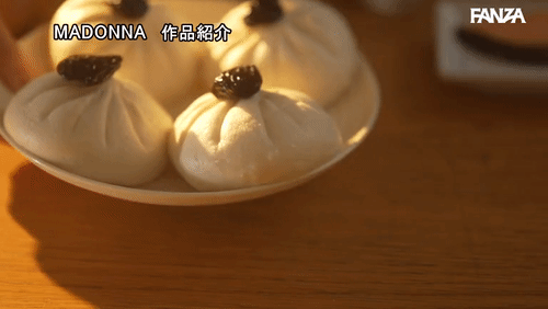 「私のやらしい、やらしい、デカ乳首を発狂するまで調教して下さい―。 瀬尾礼子」のサムネイルgif画像