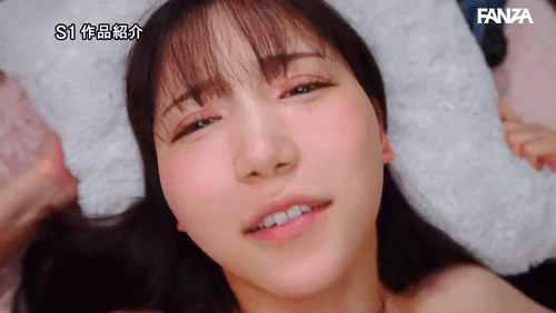 「近い！近い！！近い！！！超至近距離で100％キスできる雰囲気を出してくる彼女のあざと妹 三田真鈴」のサムネイルgif画像