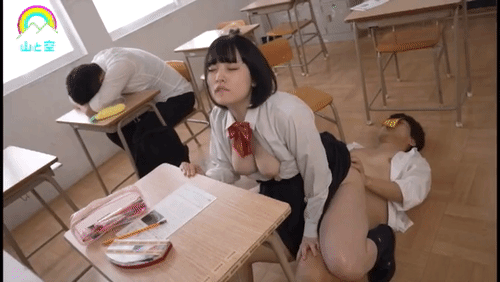 「見られたくないけど見られたい性癖の女子 怪奇現象を解決するため校内を全裸徘徊するとさまよう霊魂に全裸を見られてしまい恐怖と羞恥が入り混じり放尿発情し… 愛宝すず」のサムネイルgif画像