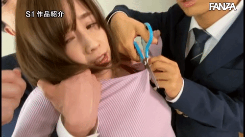 「俺たちのいいなり巨乳団地妻 正義感ぶってムカつくからえっろい肉体を輪●して黙らせた話。 奥田咲」のサムネイルgif画像