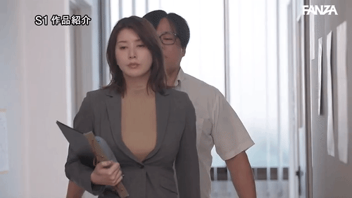 「教師のくせにクソデカなエロ乳してんだから俺らに犯●れて当然って、分かるよね？ 凪ひかる」のサムネイルgif画像